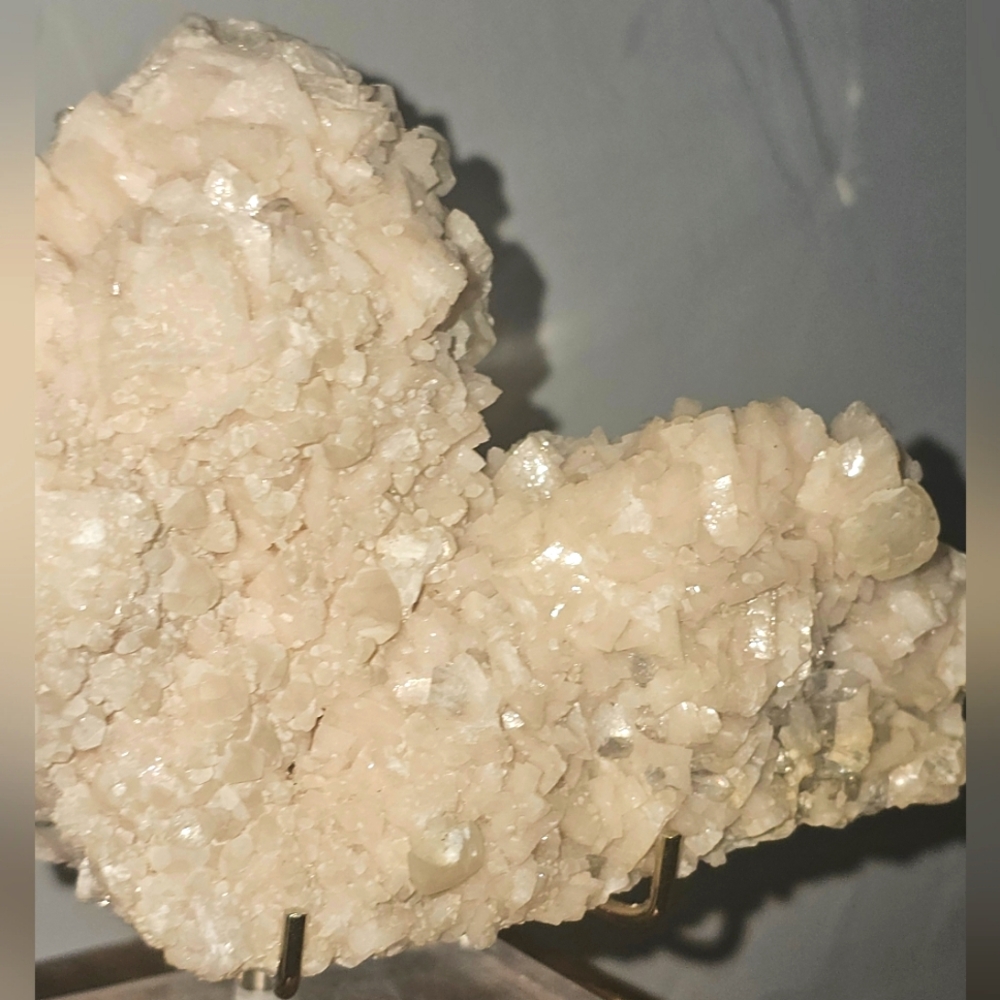 Pink dolomite with uv reactive calcite quartz and pyrite